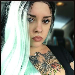 Meet your Posher, Carli